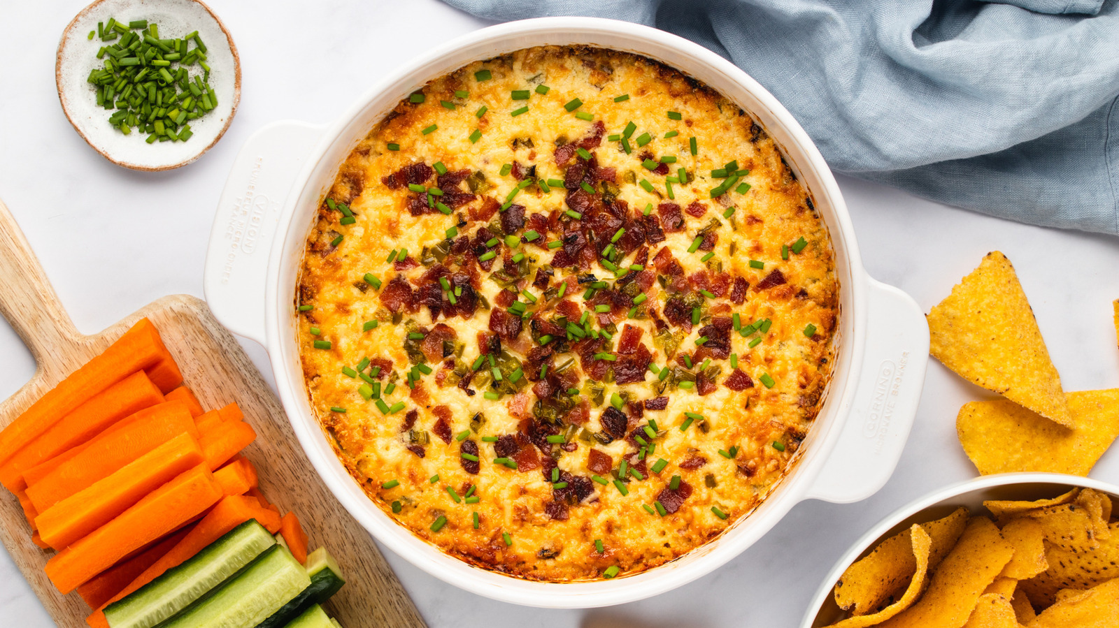 <a href="https://www.mashed.com/1809201/cheesy-jalapeno-popper-dip-recipe/" target="_blank">Cheesy Jalapeño Popper Dip: A Must-Have Appetizer For Any Party</a>