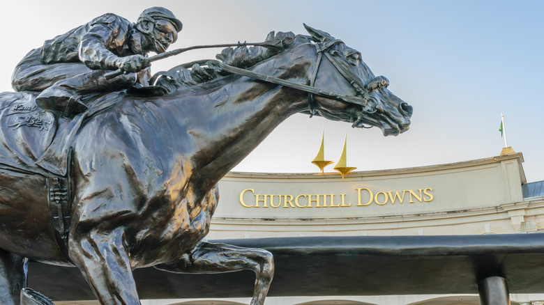 Kentucky Derby statue at Churchill Downs