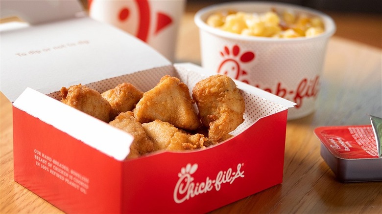 Chick-fil-A nuggets and mac and cheese
