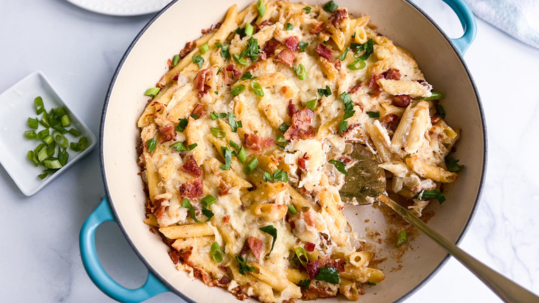 chicken pasta casserole dish