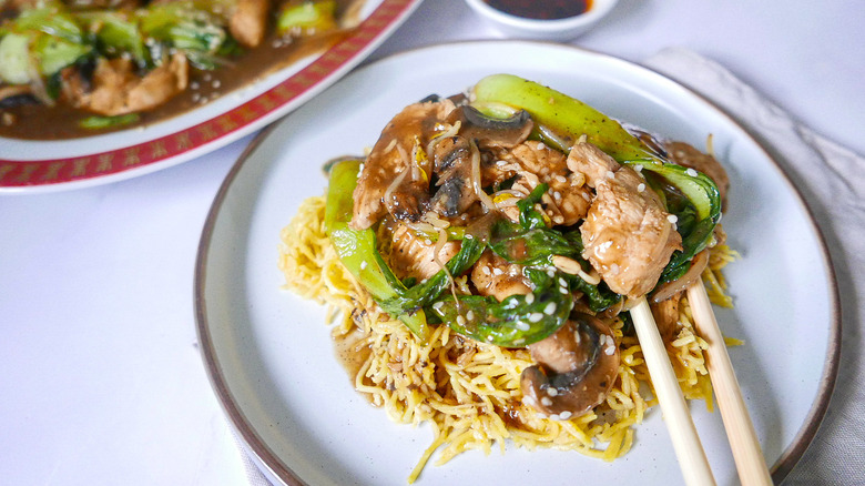 chicken chop suey on plate 