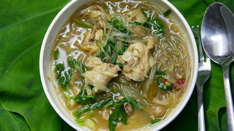 chicken soup with glass noodles