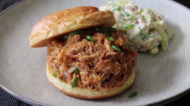 sloppy joe with shredded chicken