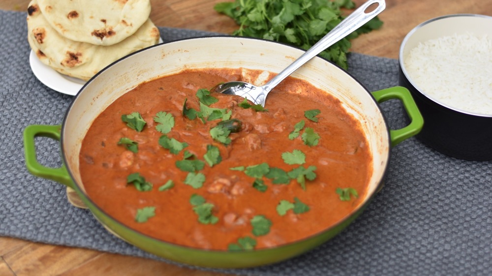 chicken tikka masala served