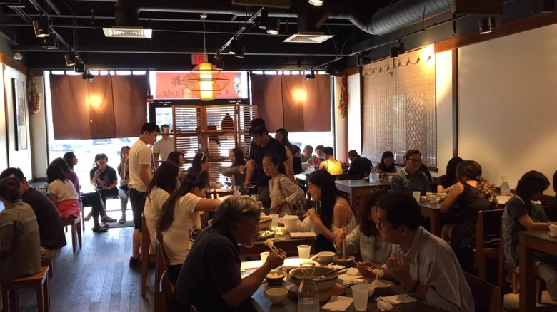 patrons at chengdu taste hawaii
