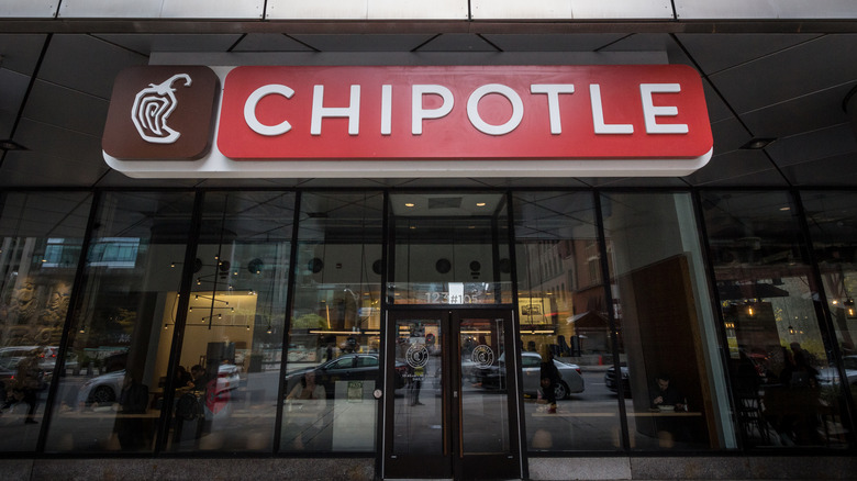 Chipotle location exterior