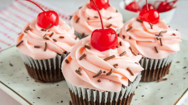 chocolate cherry cupcakes