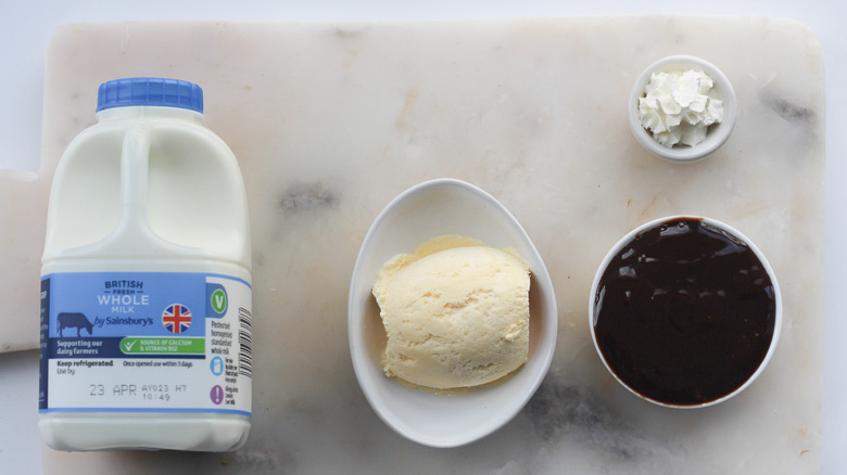 chocolate milkshake ingredients