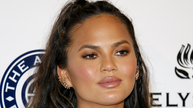 Head shot of Chrissy Teigen