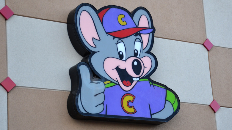 Chuck E. Cheese logo mascot