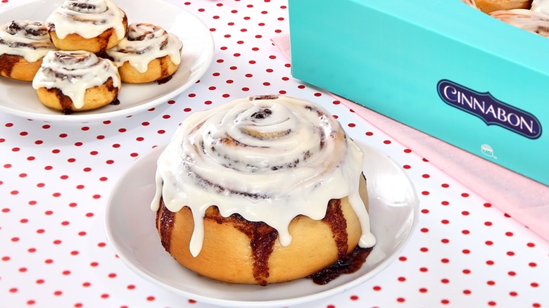 Cinnabon classic cinnamon bun