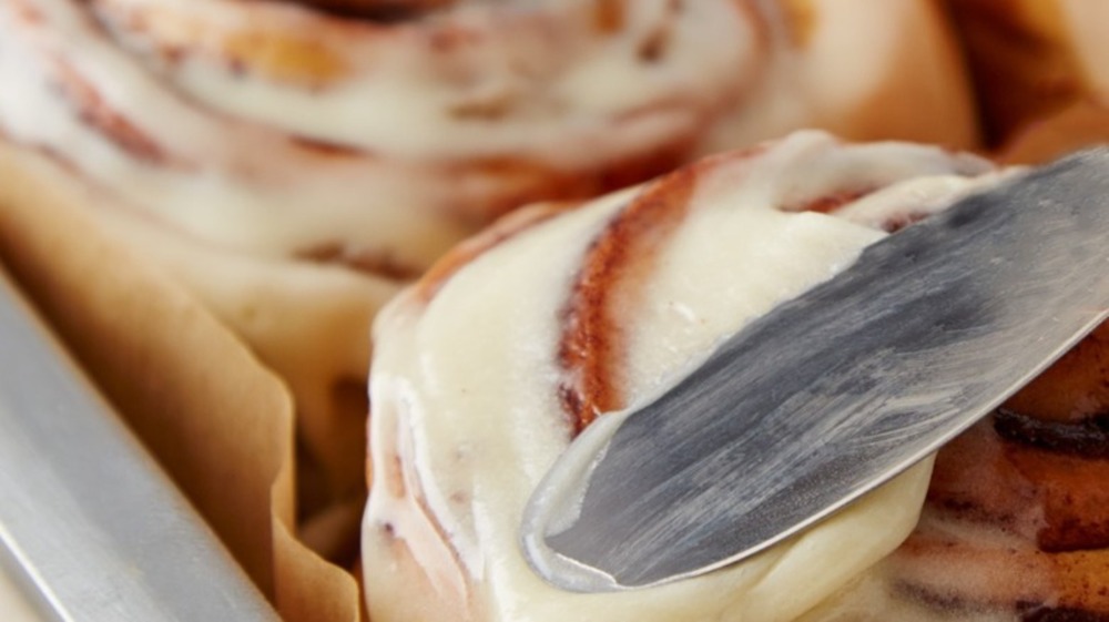 Cinnabon cream cheese frosting