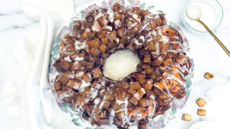 monkey bread with white frosting