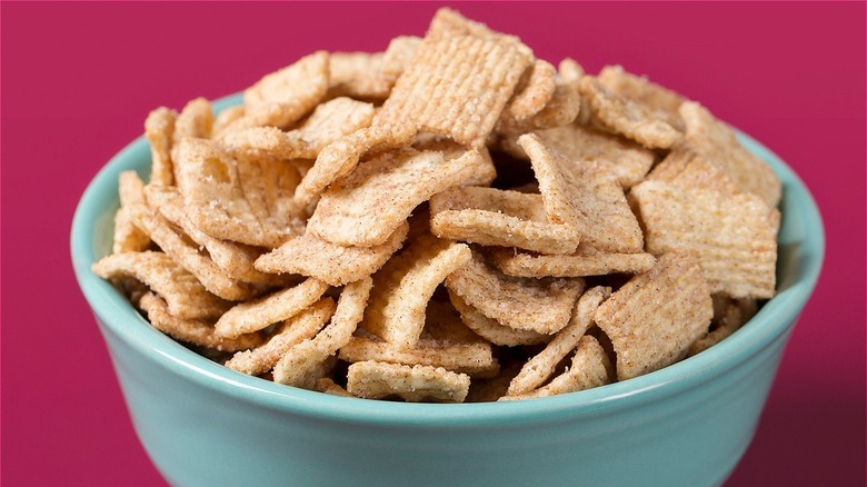 Cinnamon Toast Crunch in a blue bowl