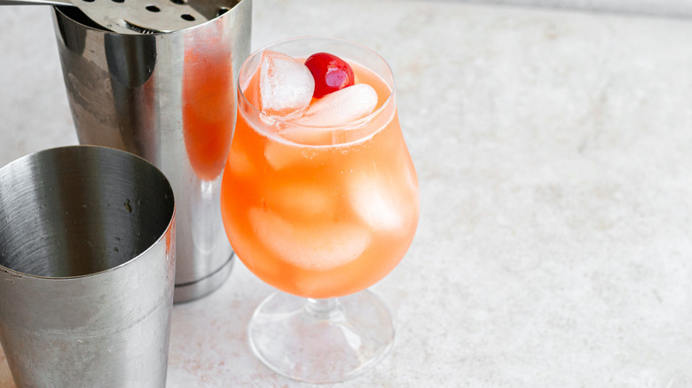 Classic Bahama Mama Cocktail Recipe