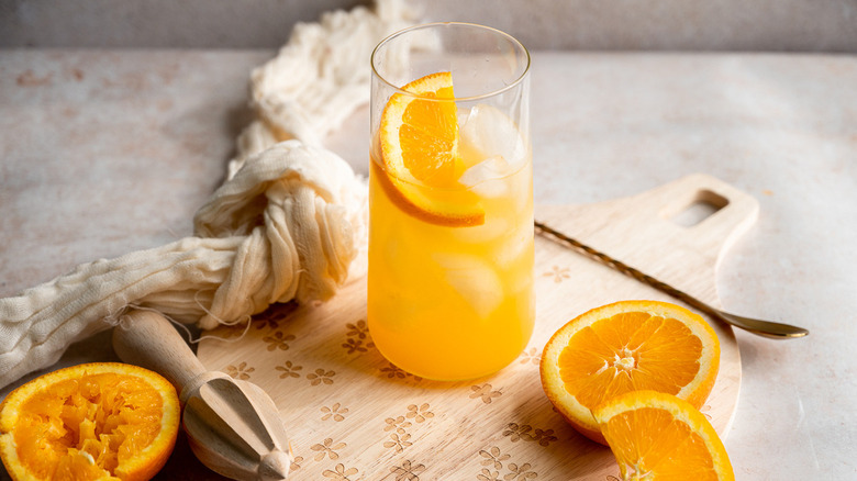 cocktail de nombril flou et oranges