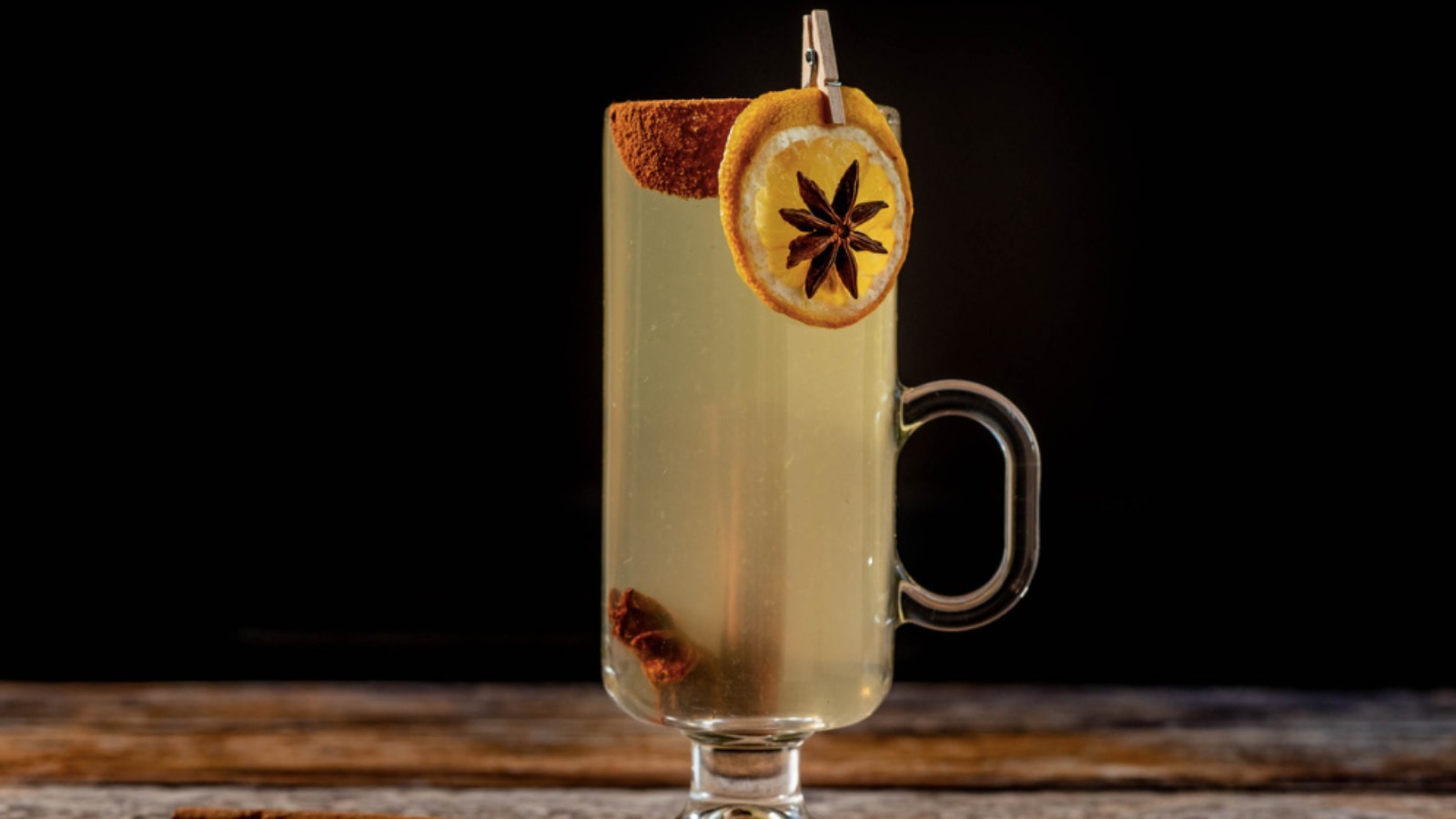 https://www.mashed.com/img/gallery/classic-hot-toddy-recipe/l-intro-1655132196.jpg