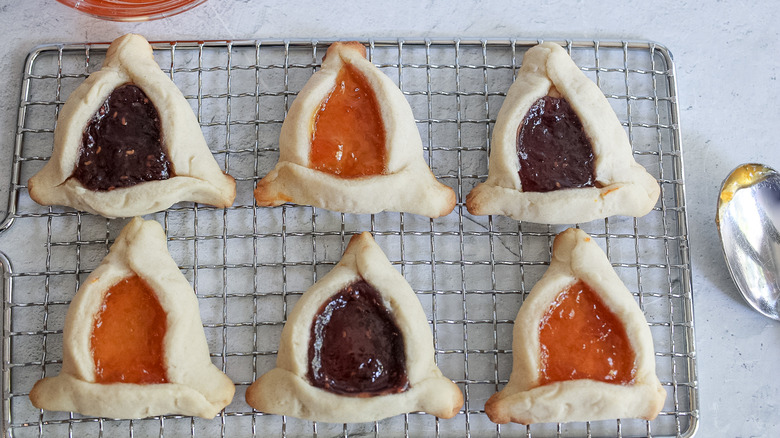 hamantaschen on wire rack