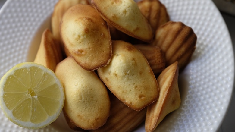 Madeleines on plate with lemon