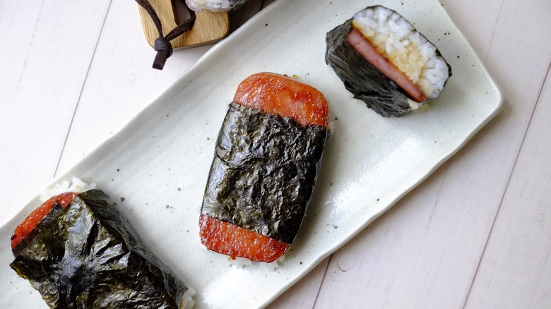 spam musubi on plate