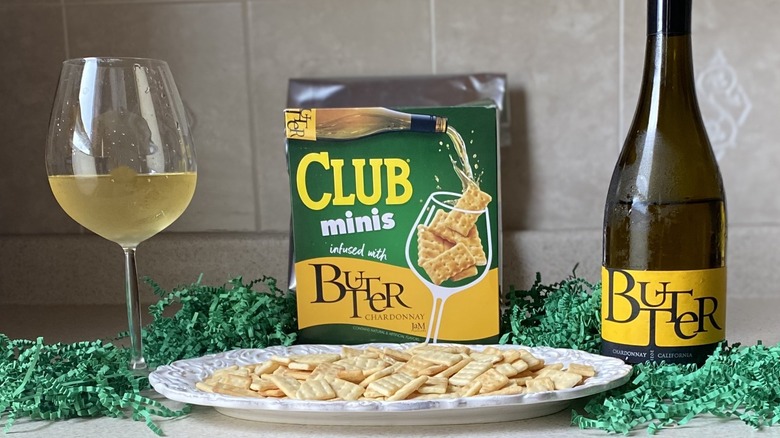 Club Minis crackers displayed with white wine