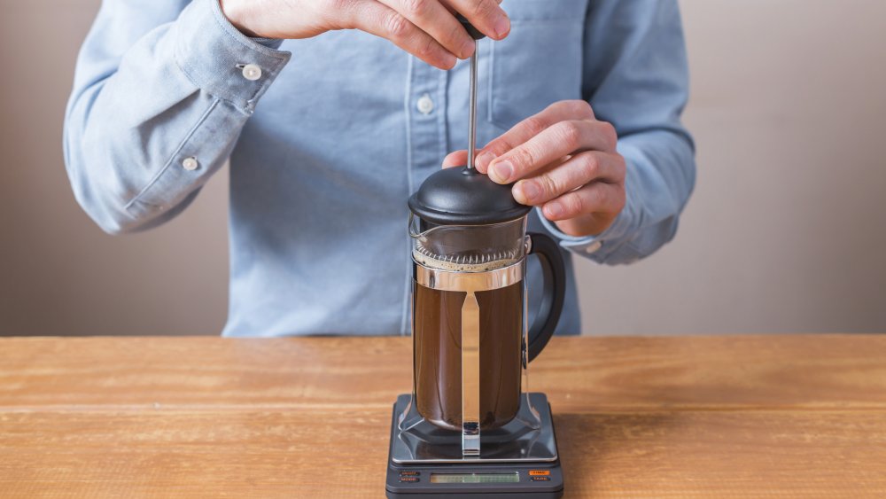 Preparing French press coffee