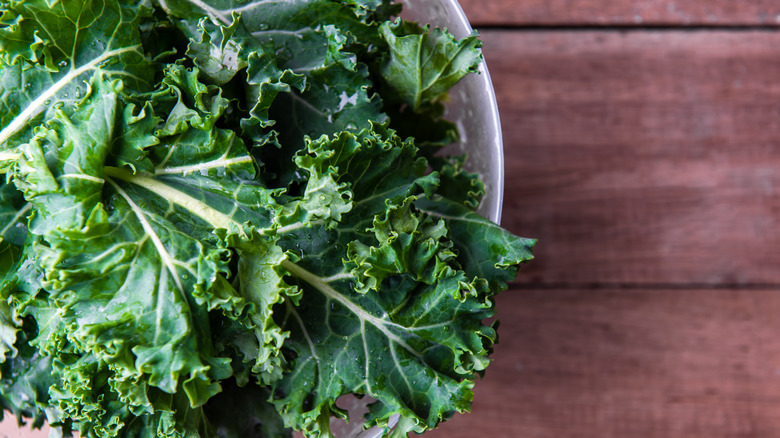 plate of kale leaves