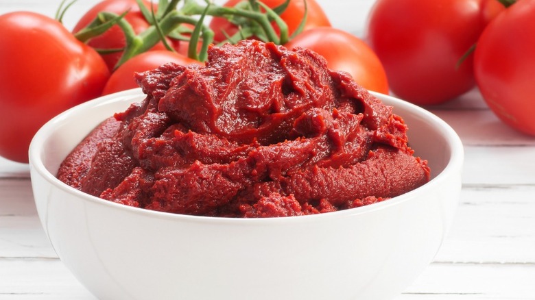 Tomato paste in bowl