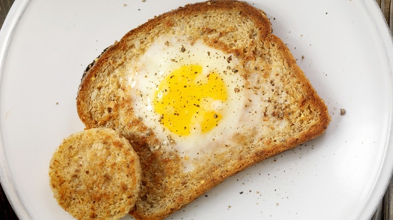 Egg-in-a-hole toast