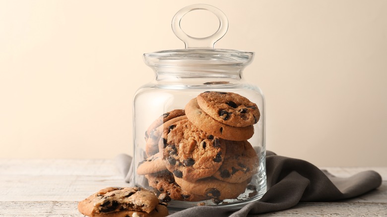 Glass cookie jar