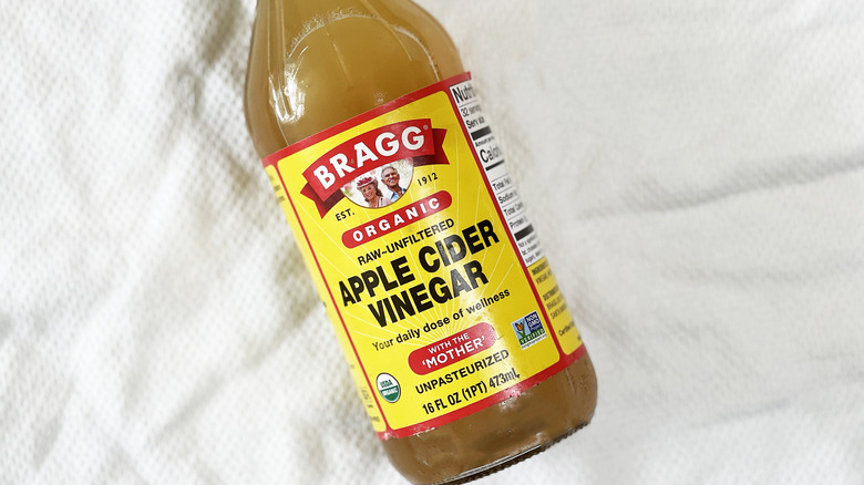 Copycat Arby's sauce apple cider vinegar