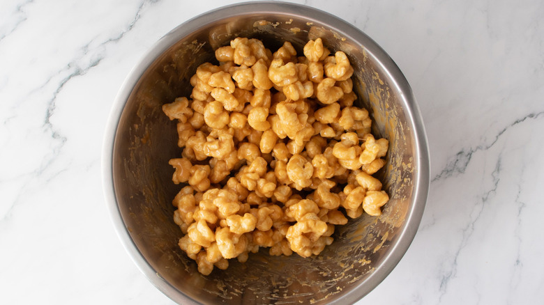 Caramel coated puffcorn in bowl