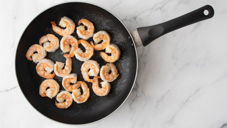Cooked shrimp in pan