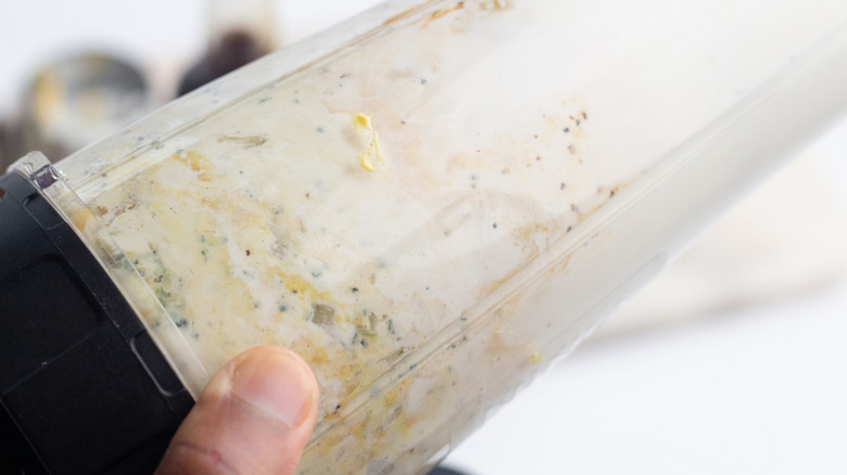 blue cheese dressing in blender