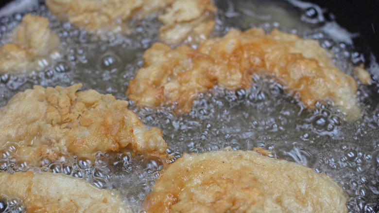 Copycat Chili's chicken crispers oil in pan