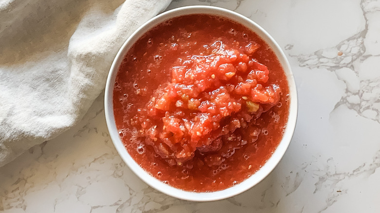 Copycat Chili's salsa in a bowl