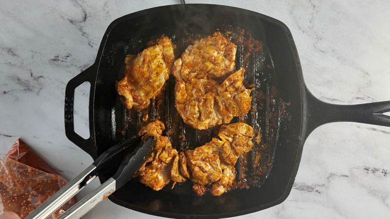 Chicken thighs in grill pan