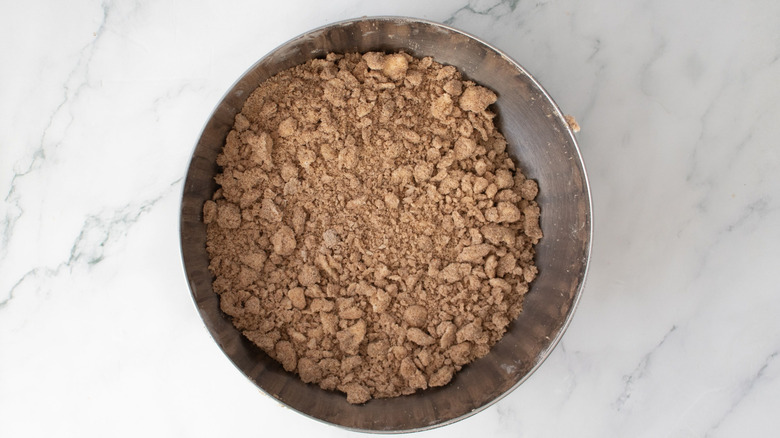 Spiced crumb topping in bowl