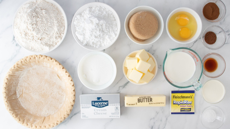Ingredients for Cracker Barrel cinnamon roll pie