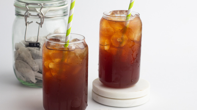 Copycat McDonald's sweet tea in glasses