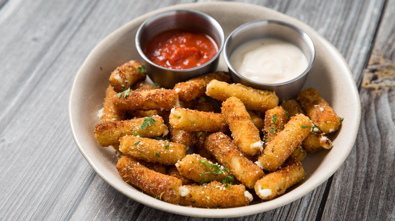 ziti fritta served on table