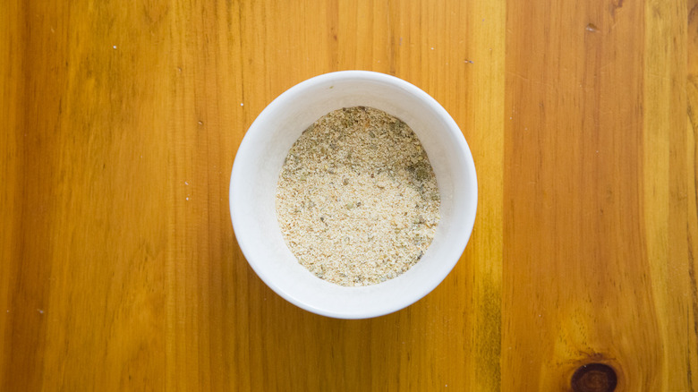 breadcrumbs in small bowl