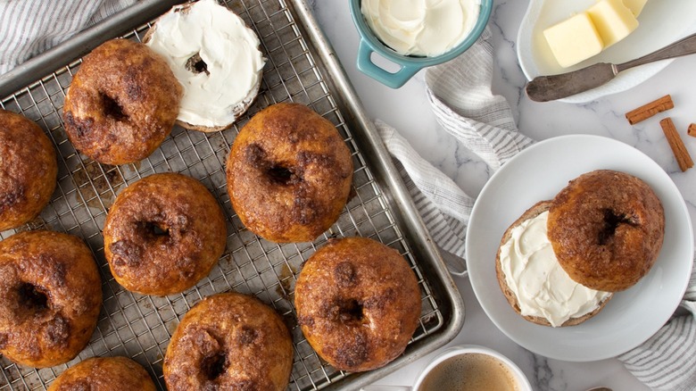 homemade cinnamon bagels