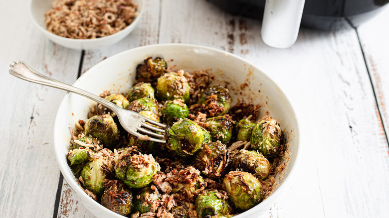 brussels sprouts in bowl 