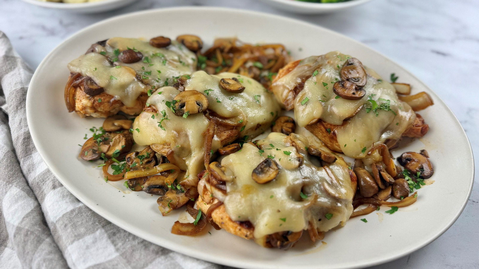 Copycat Texas Roadhouse Smothered Chicken Recipe