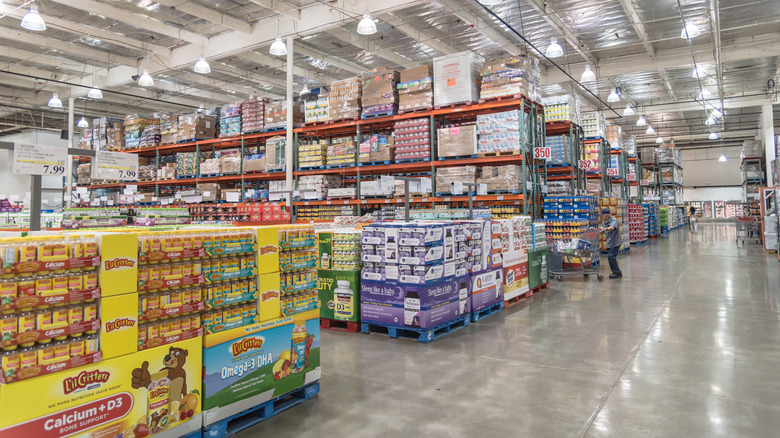 aisle of Costco warehouse