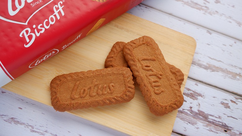 Biscoff cookies on cutting board