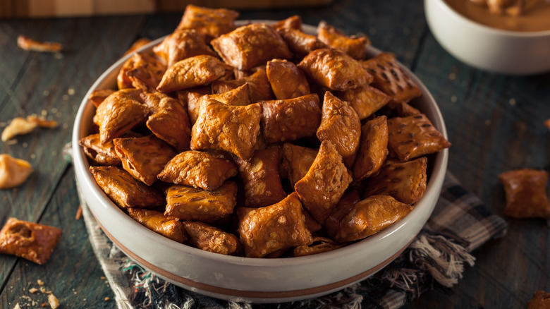 peanut butter pretzels in bowl