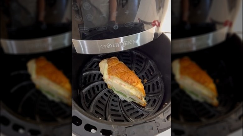croissant sandwich in air fryer