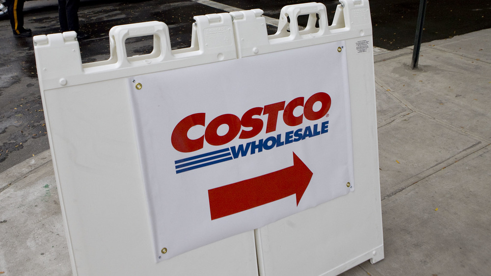 A sign for Costco